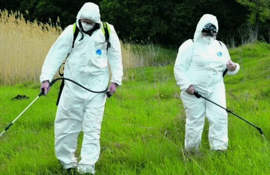 ФОТО Обработка от клещей в районе станции метро Электрозаводская